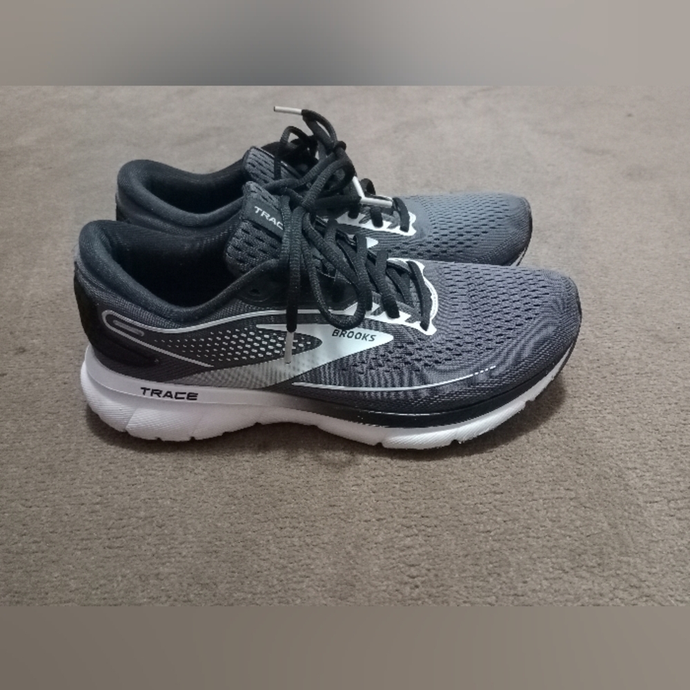 Brooks Trace Black Gray Running Womens Size 9